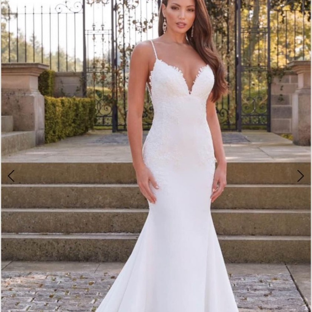 Sincerity Bridal White Sleeveless Plunge Gown